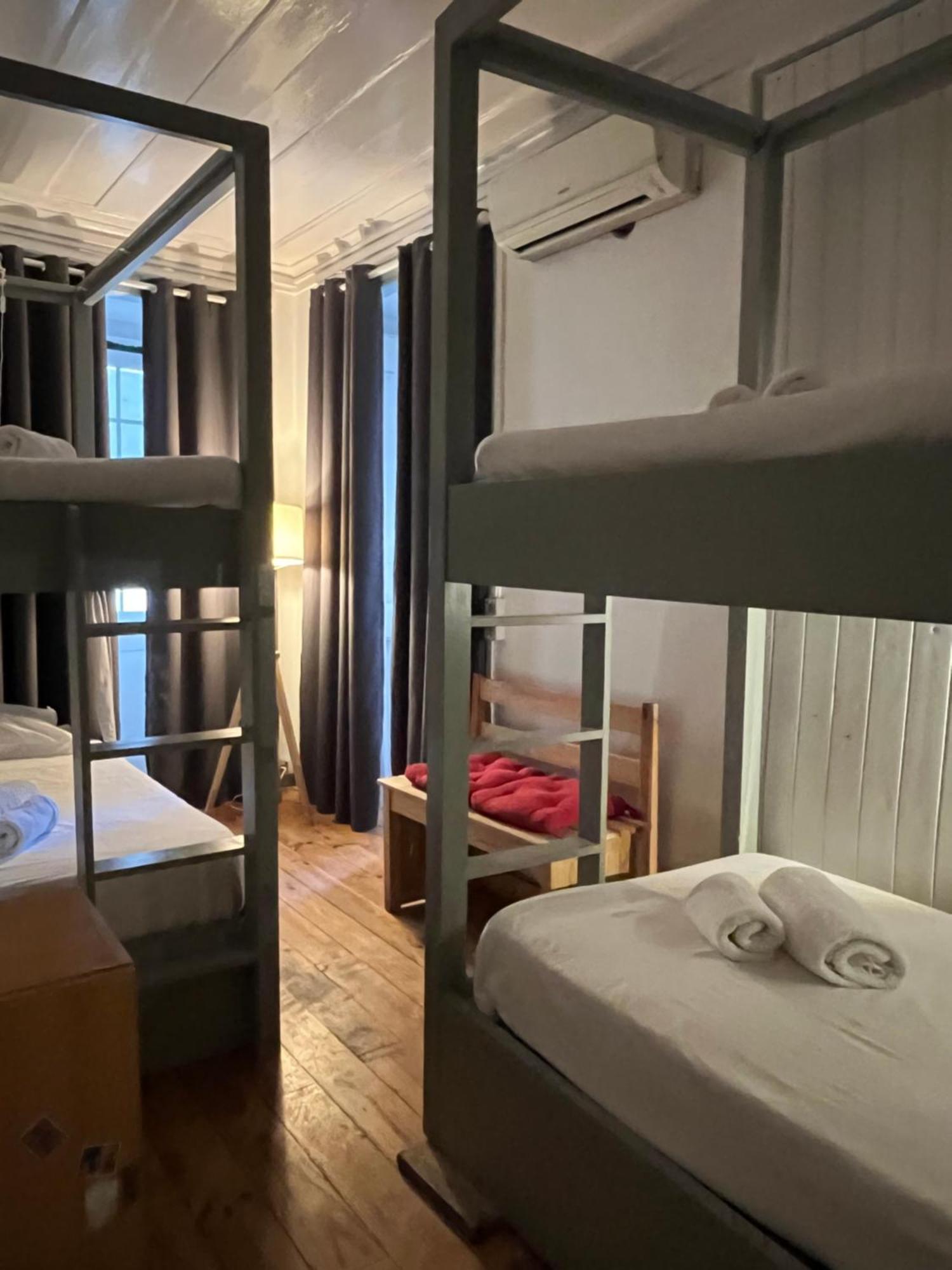 Alface Hall Hostel & Bar Лісабон Екстер'єр фото